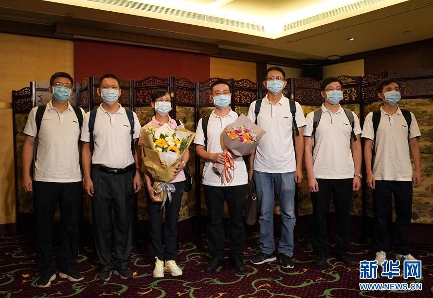 （图文互动）（3）“内地核酸检测支援队”7名“先遣队”队员抵达香港
